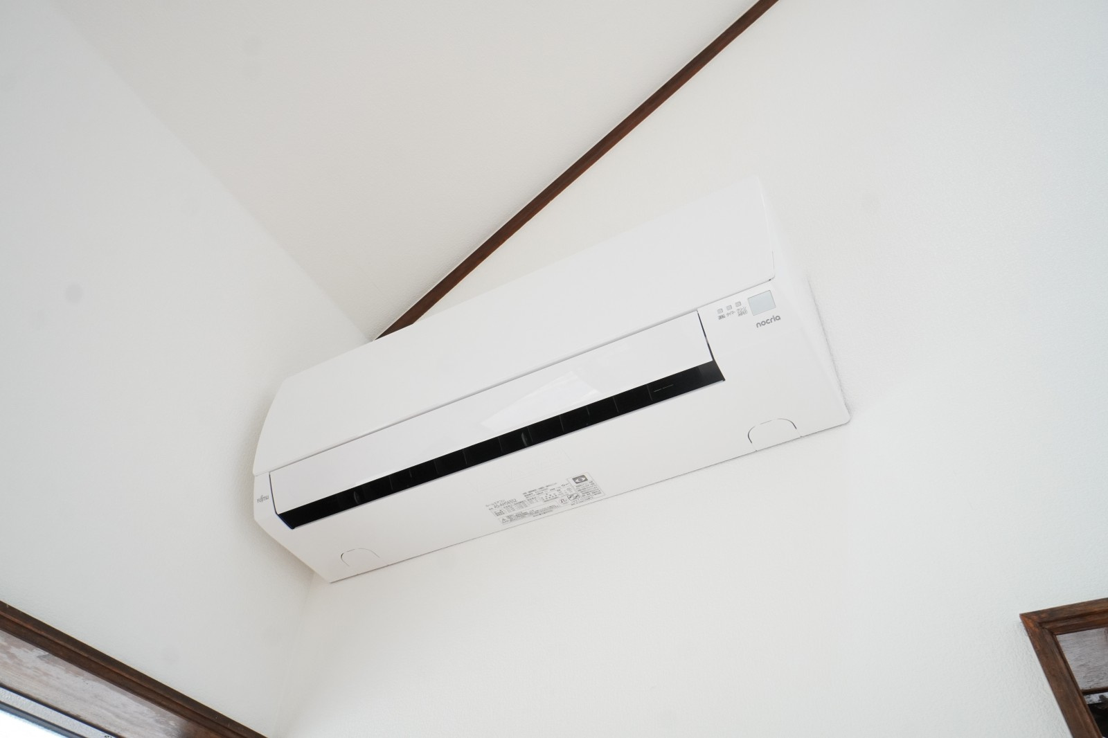 リビングに1台エアコンが設置されています！