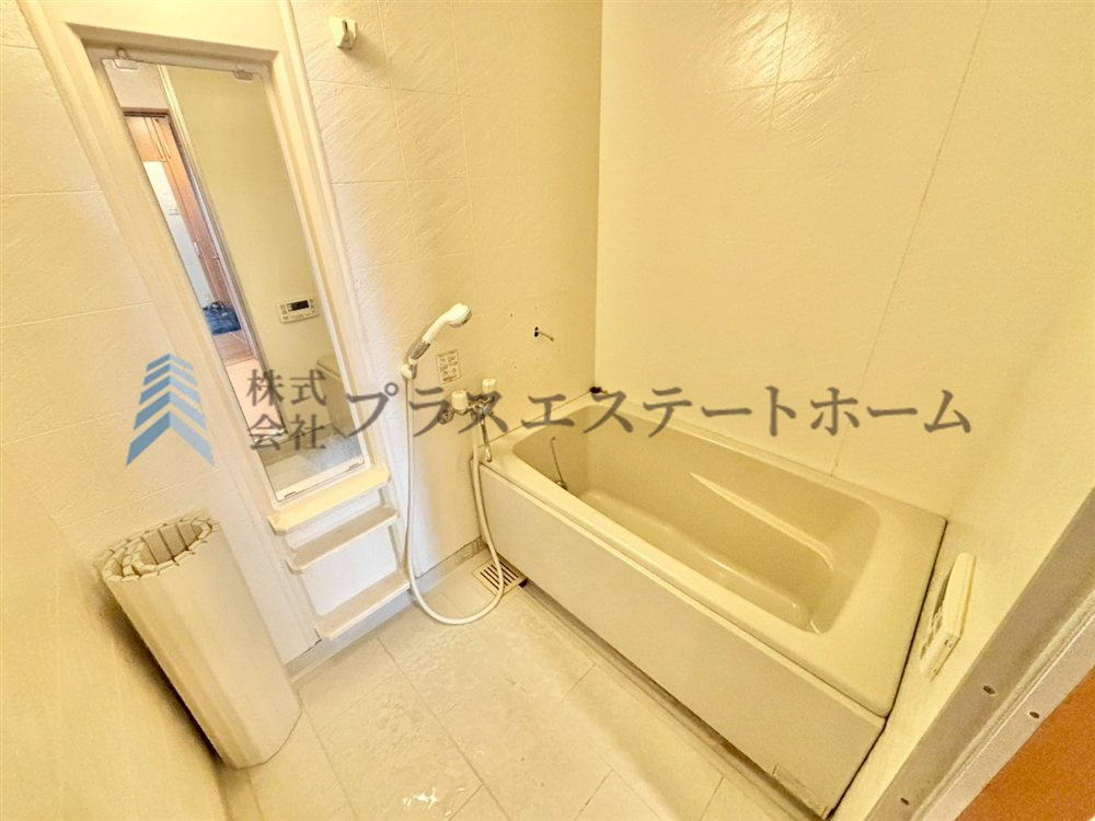 白基調で清潔感がある浴室♪