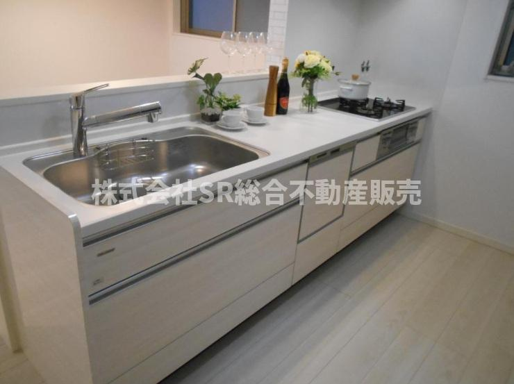 キッチンは人気の高いカウンターキッチンで、食洗機もあり設備が充実しており快適にお料理できます♪