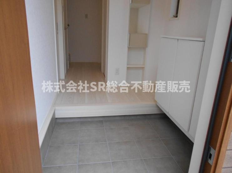 玄関にはシューズボックスもあり広く使えます！