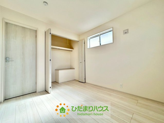 おもちゃもたくさんの洋服もクローゼットに！！
