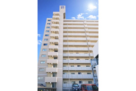 春日スカイマンション　１２階の外観