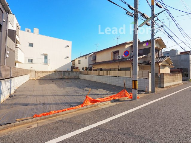 整備された綺麗な道路で歩道も歩きやすく、ベビーカーでの移動やお散歩もとってもスムーズです！