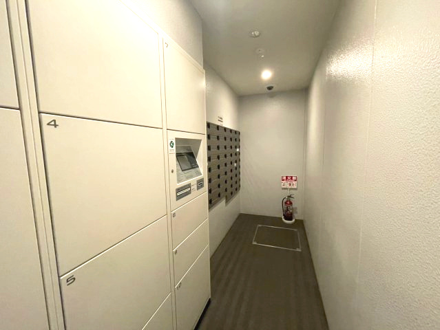 不在時でも荷物が受け取れる宅配ボックスは、再配達の手間がなく、安心・便利な暮らしをサポートします。