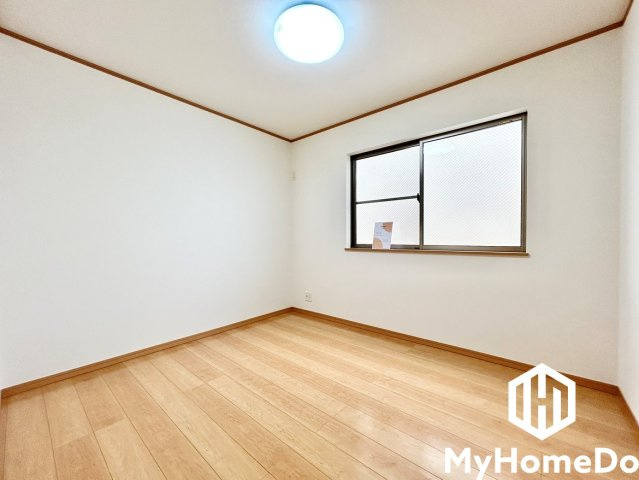 ゆとりのある洋室で、家族それぞれの時間を大切に