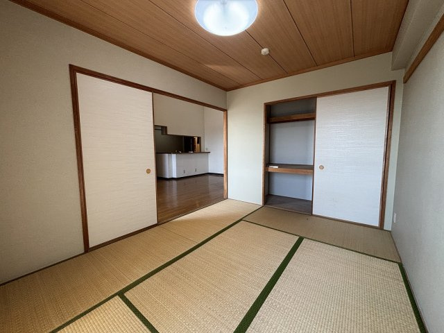 リビングと続き間の和室です！！