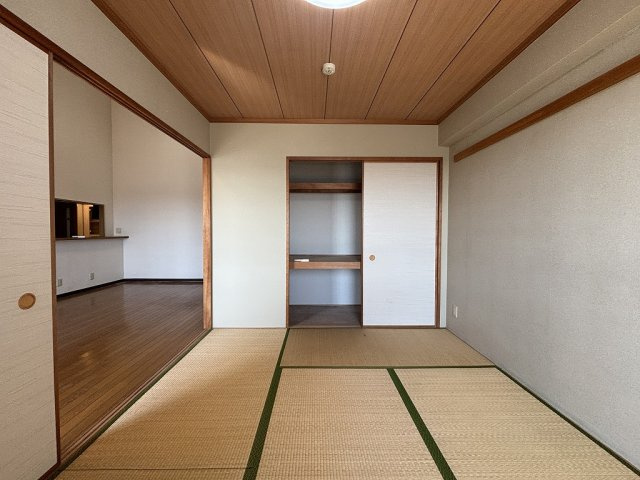 押入れ付きの和室！！