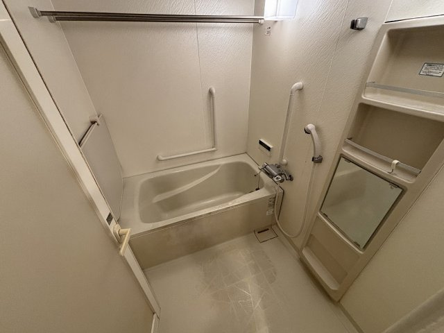 落ち着いた空間のお風呂です！