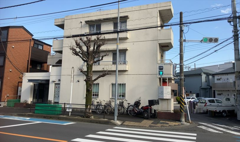 隣家の土地はどうなっているのか、生活利便施設が近くにあるのか、学校まで近いかなど、お客様のライフスタイルにあわせたイメージが重要です。また、近くにあると困る施設が近くにないかも確認するといいでしょう。
