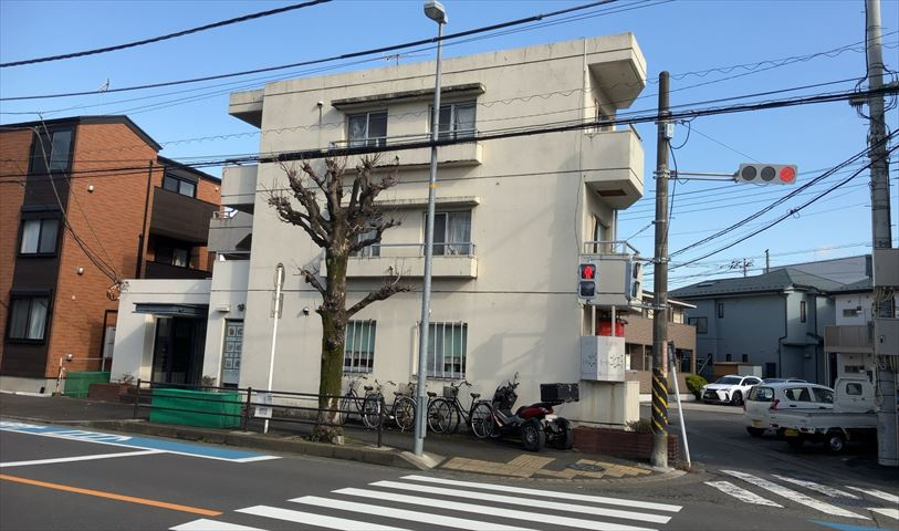 景色重視でお家選ぶをするとスーパーが遠い！学校が遠い！など生活をするうえで利便性で困ることもあります。まず一度現地を見学する際に、周辺の施設などがあるかを確認し、暮らし始めた後のことを想像しましょう。