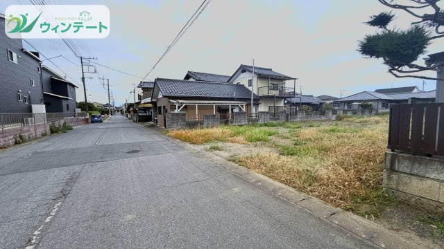 現地土地写真です！南側道路で陽当たり良好。周辺環境と合わせてご覧ください！