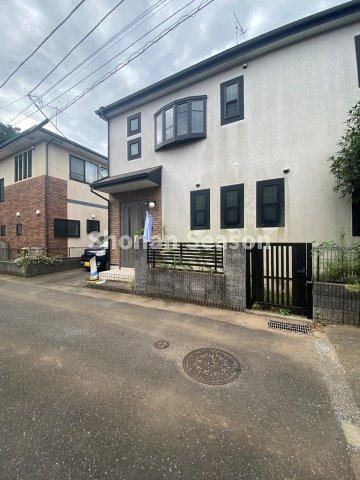 来客時や緊急時・複数台お車所有でも安心な2台駐車可能なPスペース◎　バイクや自転車置き場としても重宝しますよ♪