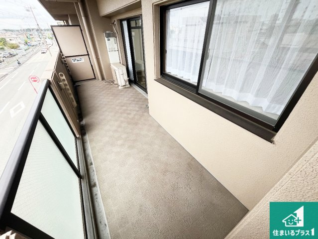 日当たりのよいバルコニー！お部屋が開放的に！