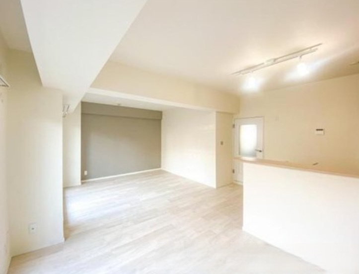 開放感のある明るいお部屋ですね。家族団らんで会話も弾みそうですね。