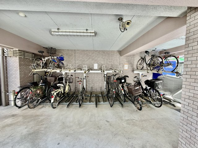 屋根付きなので自転車長持ちです