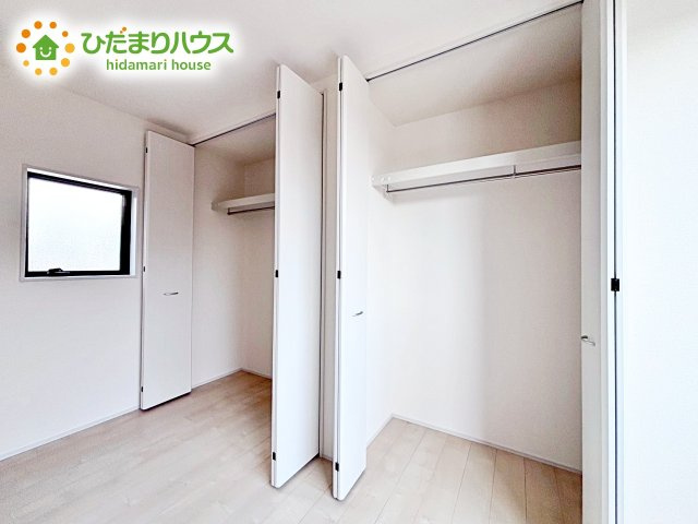 大切なお洋服をきれいな状態で収納できます！　また、収納ボックスなどを配置して使えば、多様な使い方が出来、収納の幅が広がります！