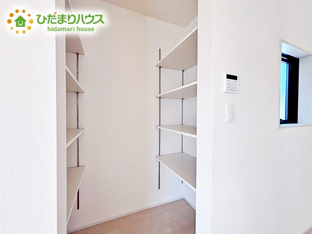 パントリーがあれば、キッチン周りをスッキリさせることができます！