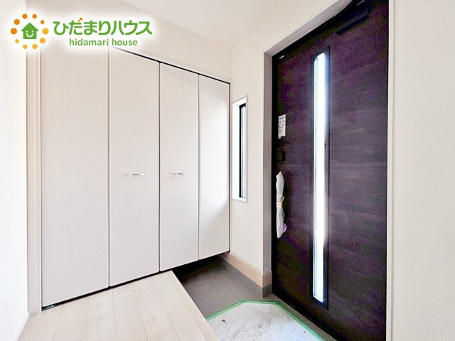大容量のシューズクローゼットをご用意いたしました。お家の顔とも言える玄関は上手に収納してキレイを保ちたいですね♪