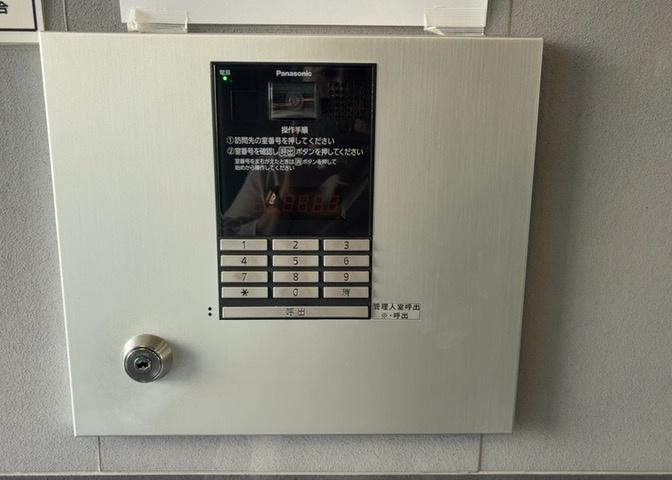 当然のことではありますが、オートロックやセンサーライト、ホームセキュリティーなどの防犯設備があれば、小さいお子様がいるご家庭も安心ですよね！まず物件購入の際は、防犯設備もチェックするようにしましょう。
