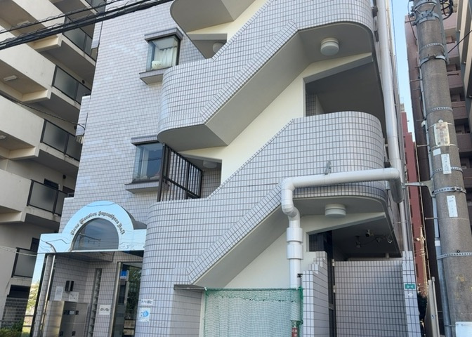 景色重視でお家選ぶをするとスーパーが遠い！学校が遠い！など生活をするうえで利便性で困ることもあります。まず一度現地を見学する際に、周辺の施設などがあるかを確認し、暮らし始めた後のことを想像しましょう。