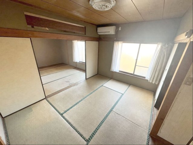 6帖×2室で開放的に使える続き和室空間！　（※AI加工により家具・小物を消去しています）