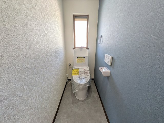 ～暖房温水洗浄機能付きトイレも新規交換済　冬場は特に嬉しい機能ですね～
