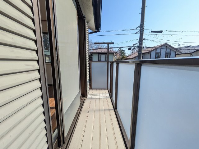 ～南西向きで陽当たりの良いバルコニー　洗濯物がよく乾きそうです～