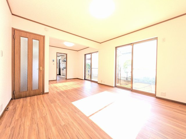 ～12.5帖のダイニング　キッチンを入れると17.5帖の広々LDK～