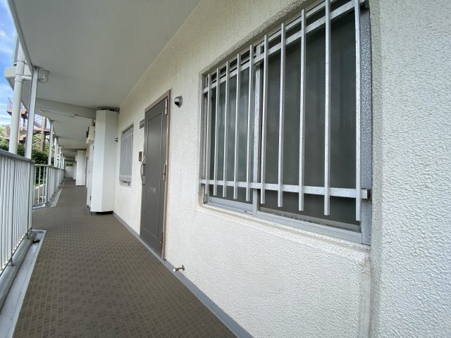 物件までの廊下