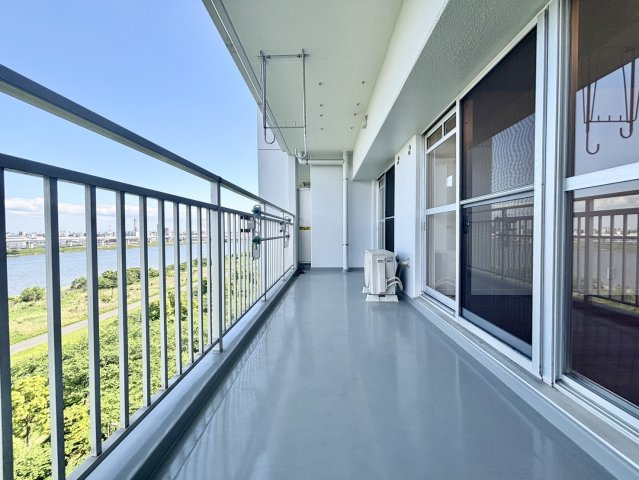 バルコニーも広くゆったりするスペースも確保できます。