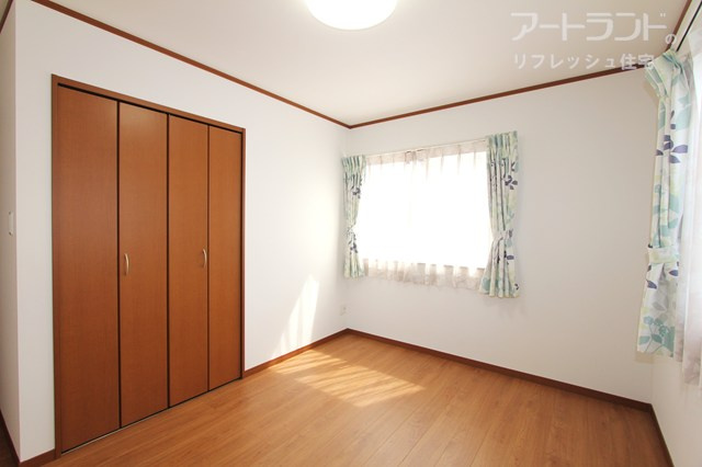 【2階洋室6.5帖】全室収納付き