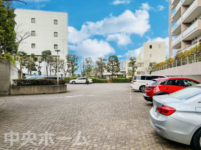 【敷地内駐車場】最新の空き状況や費用などの詳細は担当スタッフまでお問い合わせください。