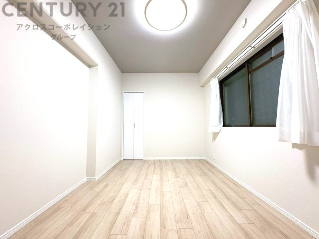 子供部屋…創造性や成長を促す遊びの空間を提供。学習や趣味に集中できる環境を整えます。個別のプライベートスペースは自己表現と自立心を育み、心地よい睡眠環境を整えリラックスできる場所を提供。