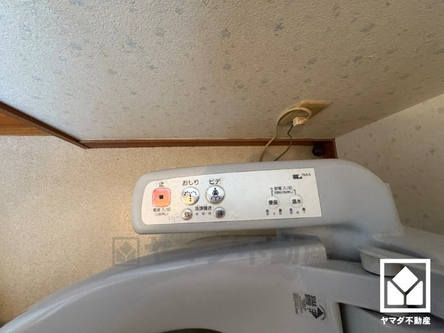温水洗浄便座付きで、季節を問わずいつでも温かい便座をお使いいただけます。