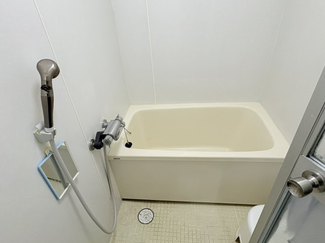 シンプルな浴室です。