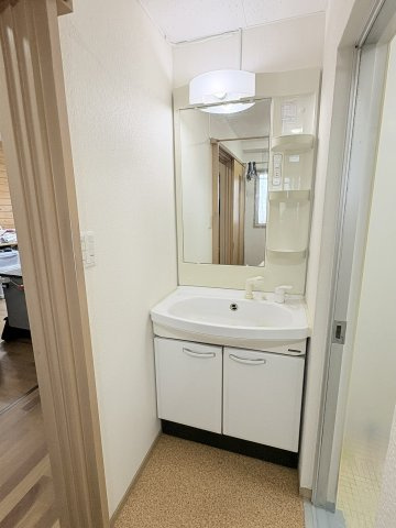 洗面所も綺麗な状態です。
