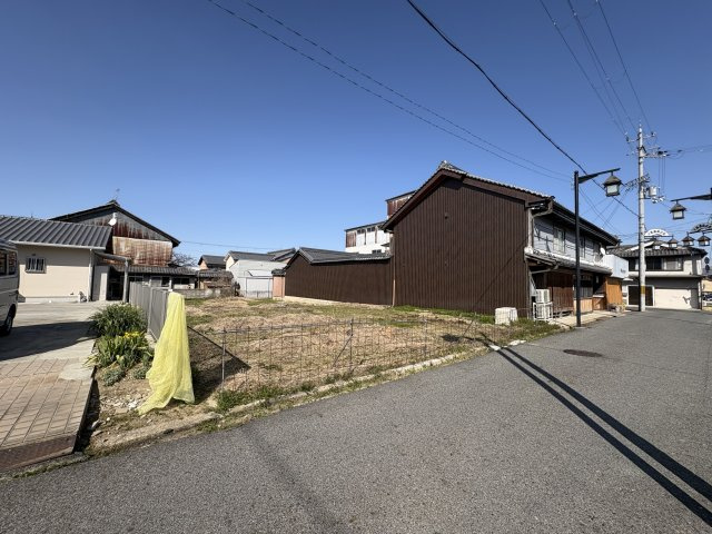 前面道路含む現地写真です
