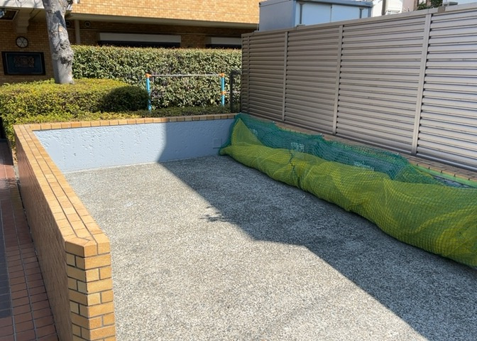 物件に備え付けられた設備関係の写真です。都市ガス・公営水道・公共下水といったインフラがしっかりと整っており、毎日の暮らしを快適かつスムーズに支えます。詳細設備はお気軽にお尋ねください。