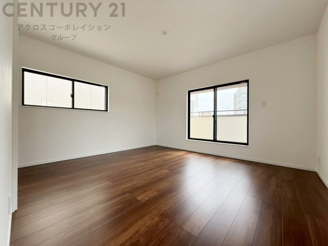 リラックスできるプライベート空間で、快適な睡眠をサポート。個人の好みに合わせたインテリアや寝具で心地良さを追求。プライベートな時間を過ごし、リフレッシュする場所におすすめです。　