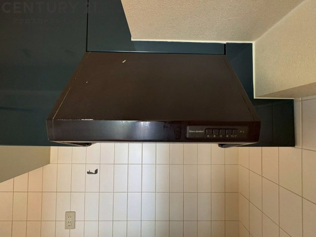 パワフルな吸引力で調理中の臭気等をしっかり処理してくれ、室内を快適に保ってくれます。　