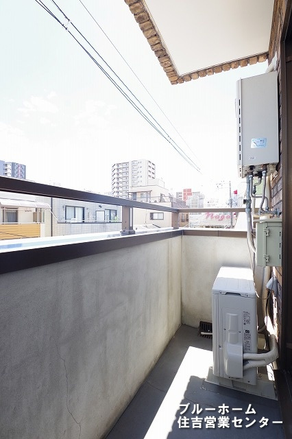 ■バルコニーは東向きに2ヶ所ございます