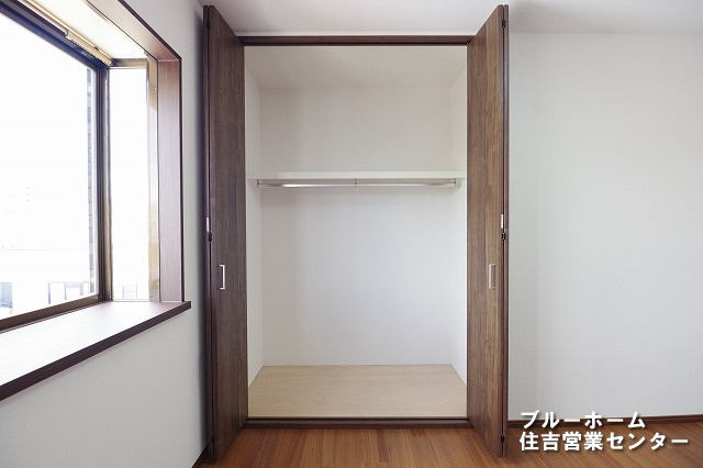 ■4階洋室2部屋にはクローゼットがあります