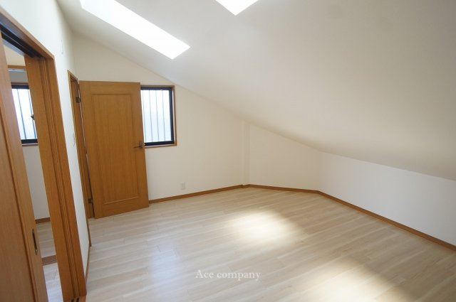 「3階：納戸」勾配天井です。