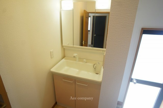 3面鏡シャンプードレッサー洗面台♪