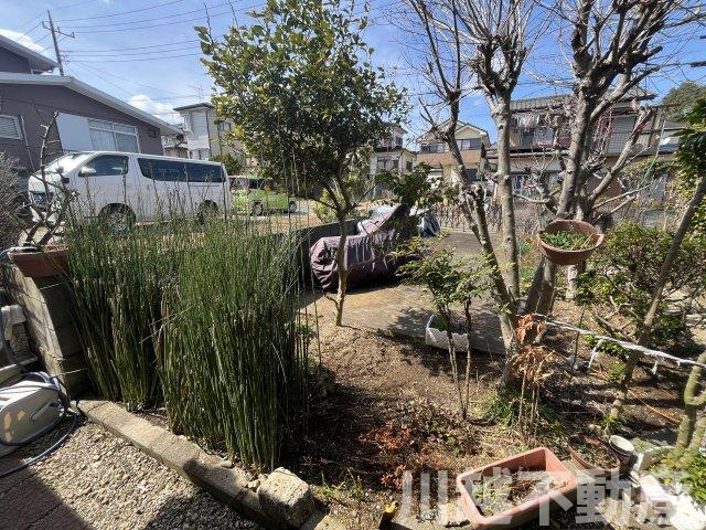 家一軒建つほどの広さのひろびろ駐車場完備