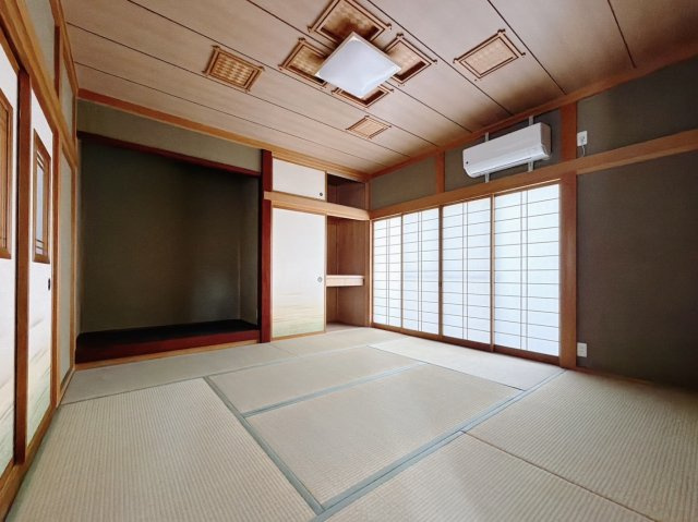 ■和室｜和室でしか味わえない畳ならではの香りや素材で和のやすらぎを感じてください♪畳にはリラックス効果があるといわれています。のんびりするならやっぱり和室が一番ですね♪
