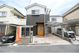 吹田市片山町４丁目中古戸建 4LDK 駐車1台可の外観