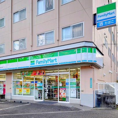 ファミリーマート多摩連光寺店まで徒歩6分　