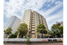 プラウド新宿御苑エンパイアの外観