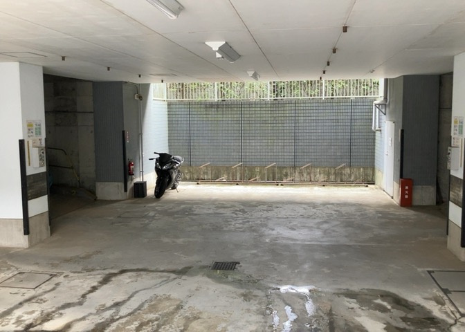 マンションの駐輪場は、事前に空きがあるか確認を取ると安心です。せっかく入居したのに駐輪スペースがない！なんてことになったら大変ですよね。そこで、内見時や購入前にはまず事前に確認しておくと良いでしょう。